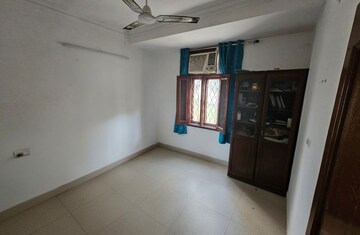 Room in 1 BHK Builder Floor at Saket – for Rent