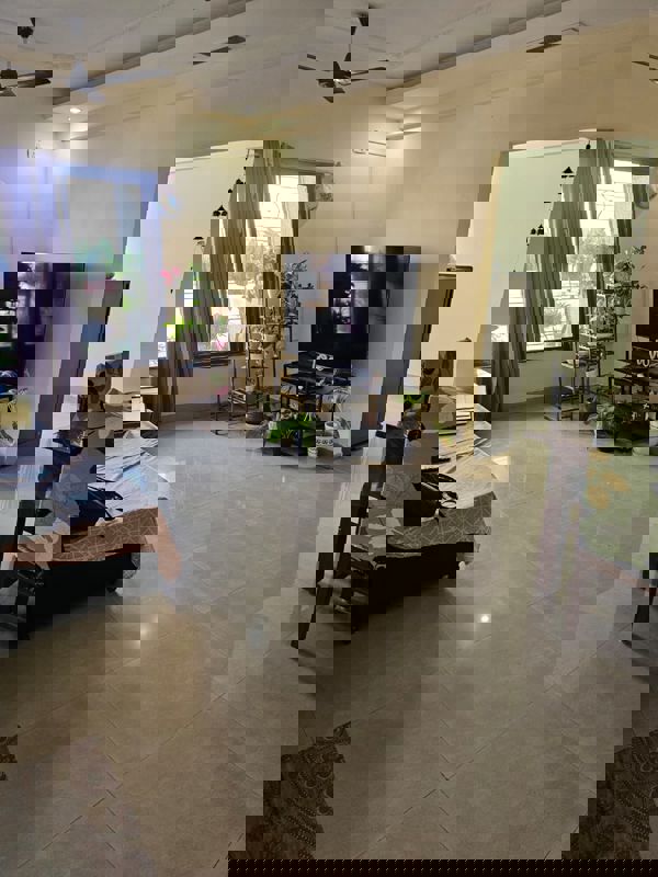 2 BHK Apartment For Rent in Lakeshore Heights