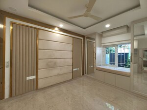 Room in  Independent House at Besant Nagar – for Sale