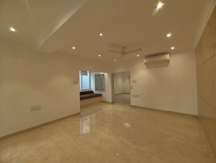 Room, besant nagar  3400 Sq.Ft. Independent House In Besant Nagar Chennai 9788393