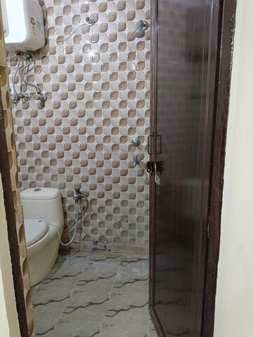 Bathroom in 1 BHK Builder Floor at Dayanand Colony – for Rent