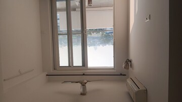 Room in 3 BHK Apartment at Emaar The Palm Drive-The Premier Terraces, Sector 66 – for Rent