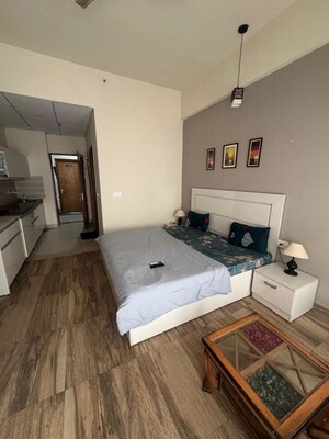 Room in 1 BHK Apartment at Paramount Golfforeste, Zeta I Greater Noida – for Rent