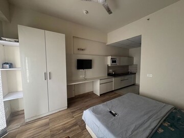 Room in 1 BHK Apartment at Paramount Golfforeste, Zeta I Greater Noida – for Rent
