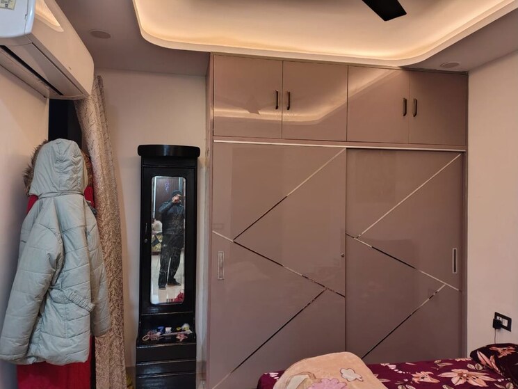 Room, sector 84 3 Bedroom 150 Sq.Yd. Builder Floor In Sector 84 Faridabad 9788457