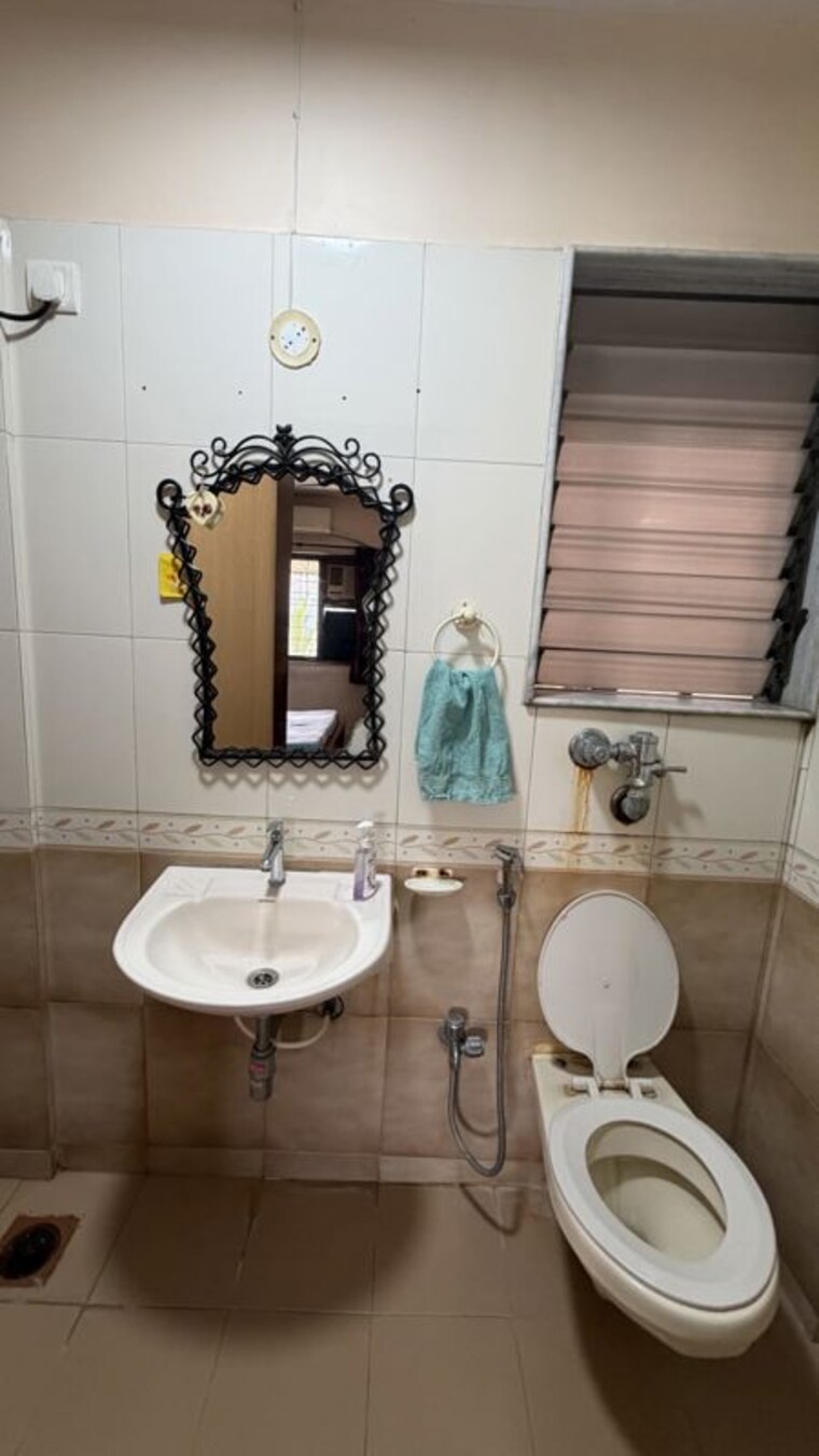 Bathroom, etco-eco-heights 2 Bedroom 800 Sq.Ft. Apartment In Andheri East Mumbai 9788474