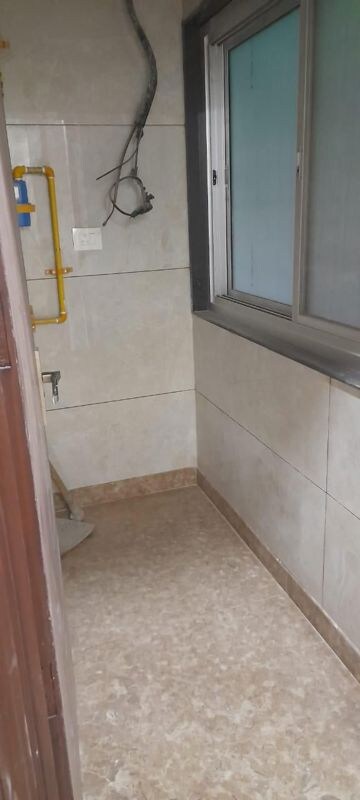 Bathroom in 1 BHK Apartment at Sector 7 Dwarka – for Rent