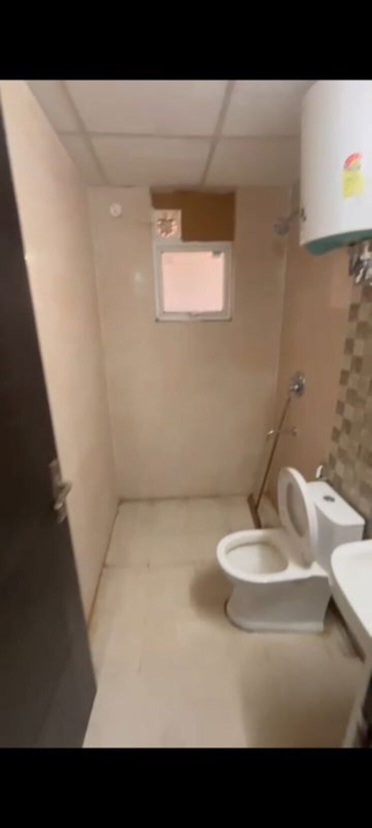 Bathroom, signature-global-park-4-and-5 3 Bedroom 1120 Sq.Ft. Apartment In Sohna Sector 36 Gurgaon 9788484