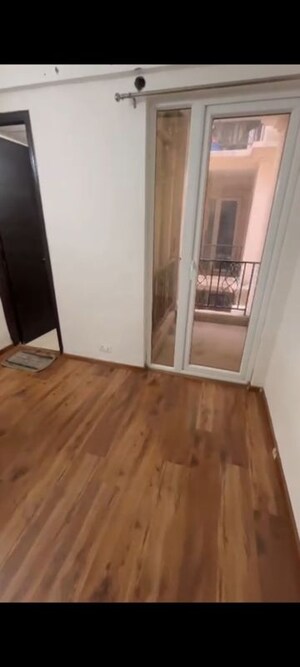 Room in 3 BHK Apartment at Signature Global Park 4 and 5, Sohna Sector 36 – for Rent