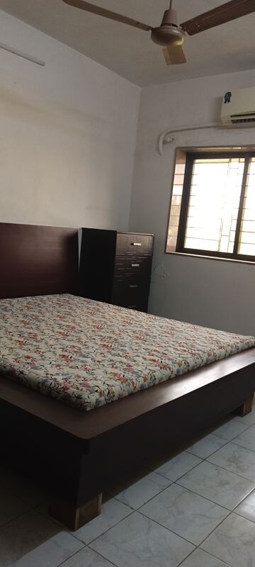 Bedroom in 2.5 BHK Apartment at Savera CHS Andheri, Andheri West – for Rent