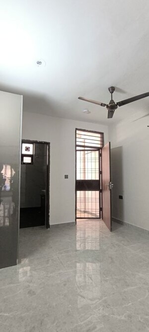 Room in 2 BHK Builder Floor at Huda CGHS, Sector 56 – for Rent