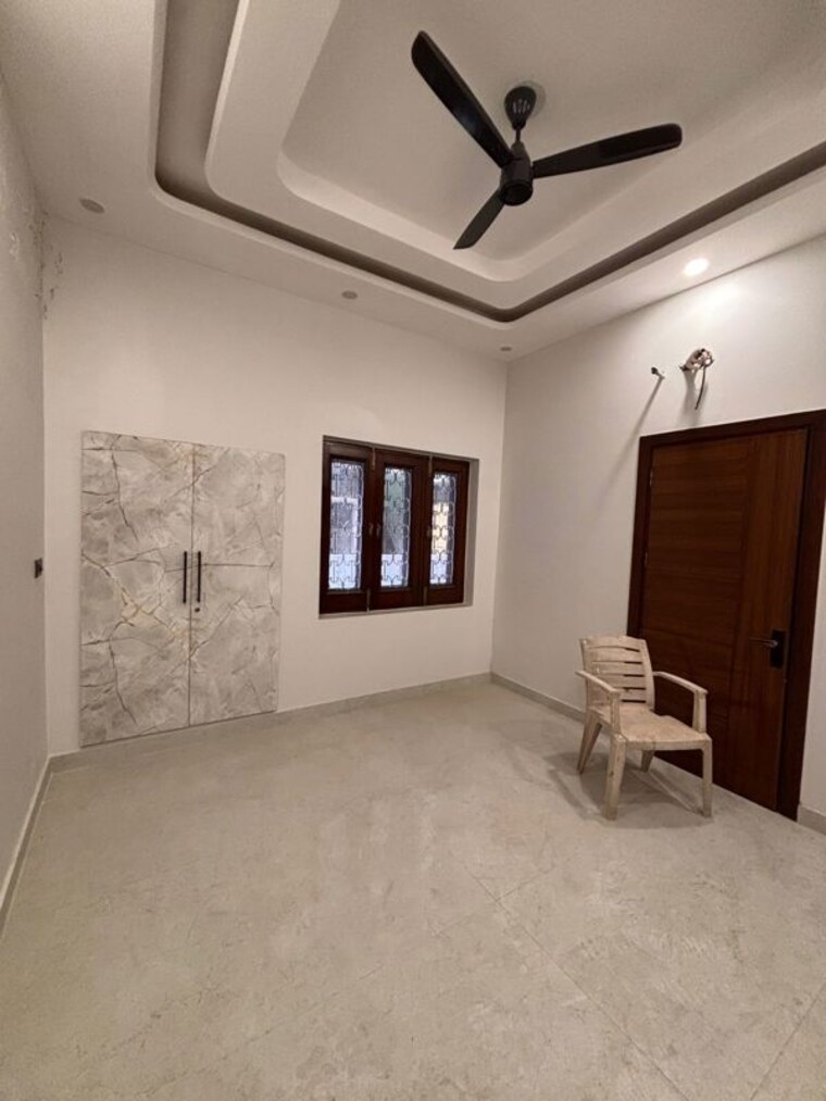 Room, rajouri garden 3 Bedroom 1800 Sq.Ft. Builder Floor In Rajouri Garden Delhi 9788504