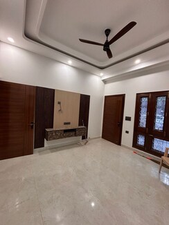 3 BHK + Extra Room Builder Floor For Rent in Rajouri Garden