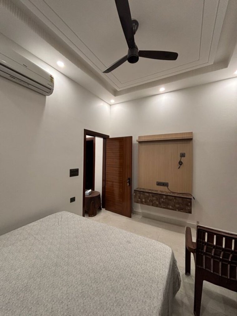 Bedroom, rajouri garden 3 Bedroom 1800 Sq.Ft. Builder Floor In Rajouri Garden Delhi 9788504