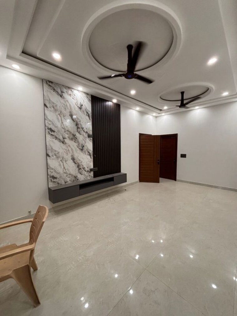 Room, rajouri garden 3 Bedroom 1800 Sq.Ft. Builder Floor In Rajouri Garden Delhi 9788504