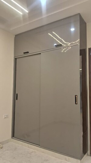 Furnished Amenities in 2 BHK Builder Floor at Subhash Nagar – for Rent