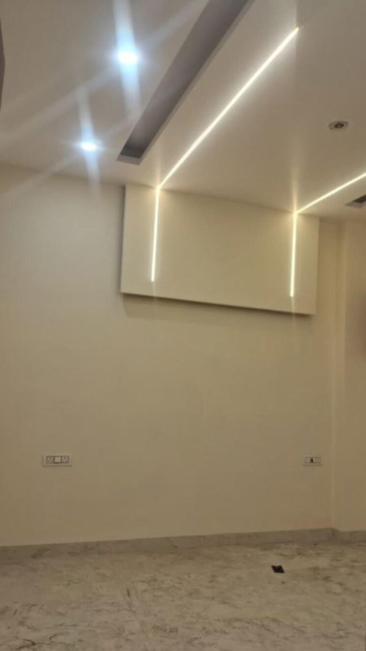 Room, subhash nagar 2 Bedroom 900 Sq.Ft. Builder Floor In Subhash Nagar Delhi 9788517