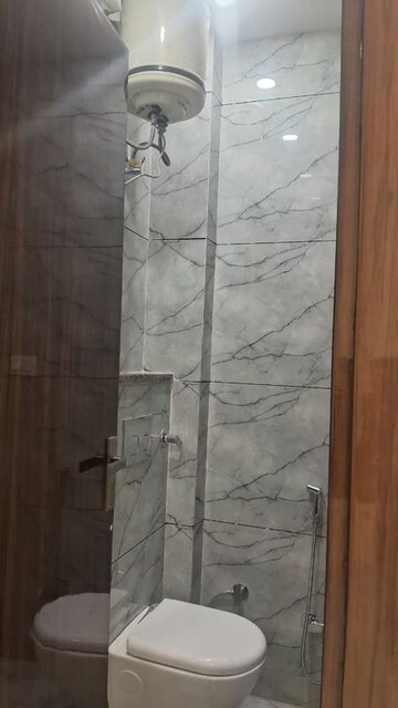 Master Bedroom in 2 BHK Builder Floor at Subhash Nagar – for Rent