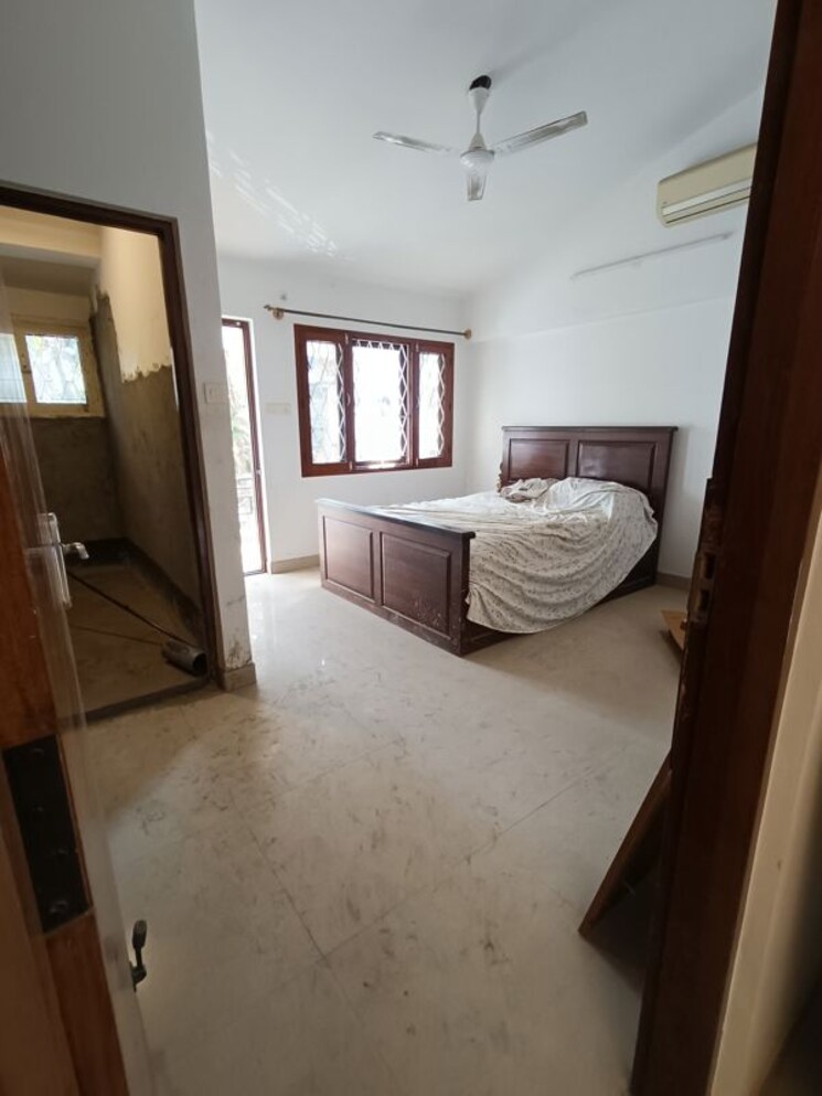 Room, indiranagar 3.5 Bedroom 3000 Sq.Ft. Independent House In Indiranagar Bangalore 9788530