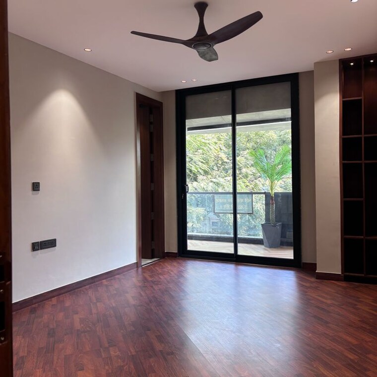 Room, green park extension 4 Bedroom 290 Sq.Yd. Builder Floor In Green Park Extension Delhi 9787495