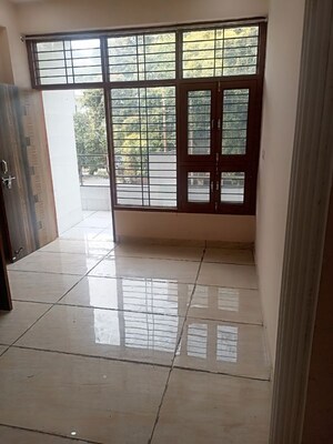 Room in 4 BHK Apartment at Sarita Vihar – for Sale