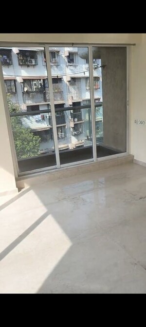 Room in 3 BHK Apartment at Omkar Vayu, Mahim – for Rent