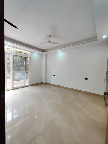 Room in 2 BHK Builder Floor at Saket – for Rent