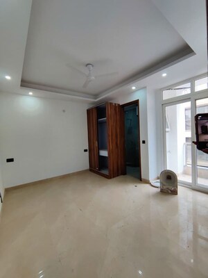 Room in 2 BHK Builder Floor at Saket – for Rent