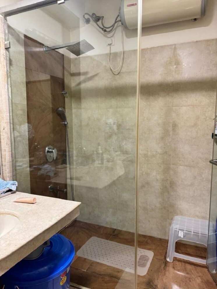 Bathroom, bandra west 3 Bedroom 1100 Sq.Ft. Apartment In Bandra West Mumbai 9788553