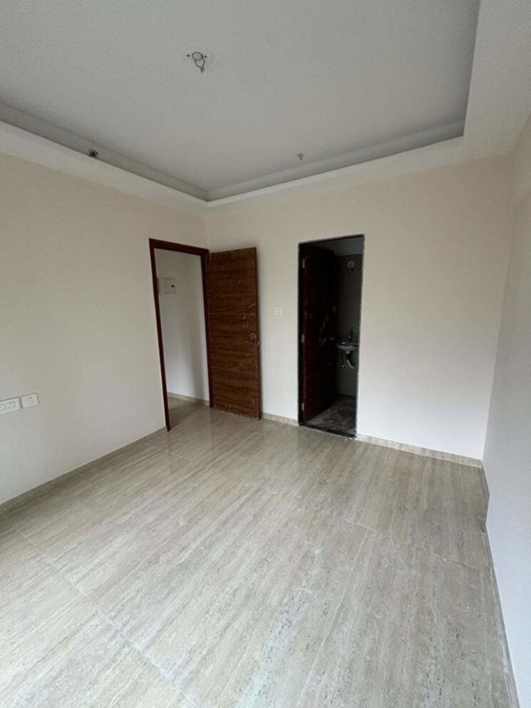 Room, je-and-vee-om-trimurti 1 Bedroom 645 Sq.Ft. Apartment In Malad East Mumbai 9788581