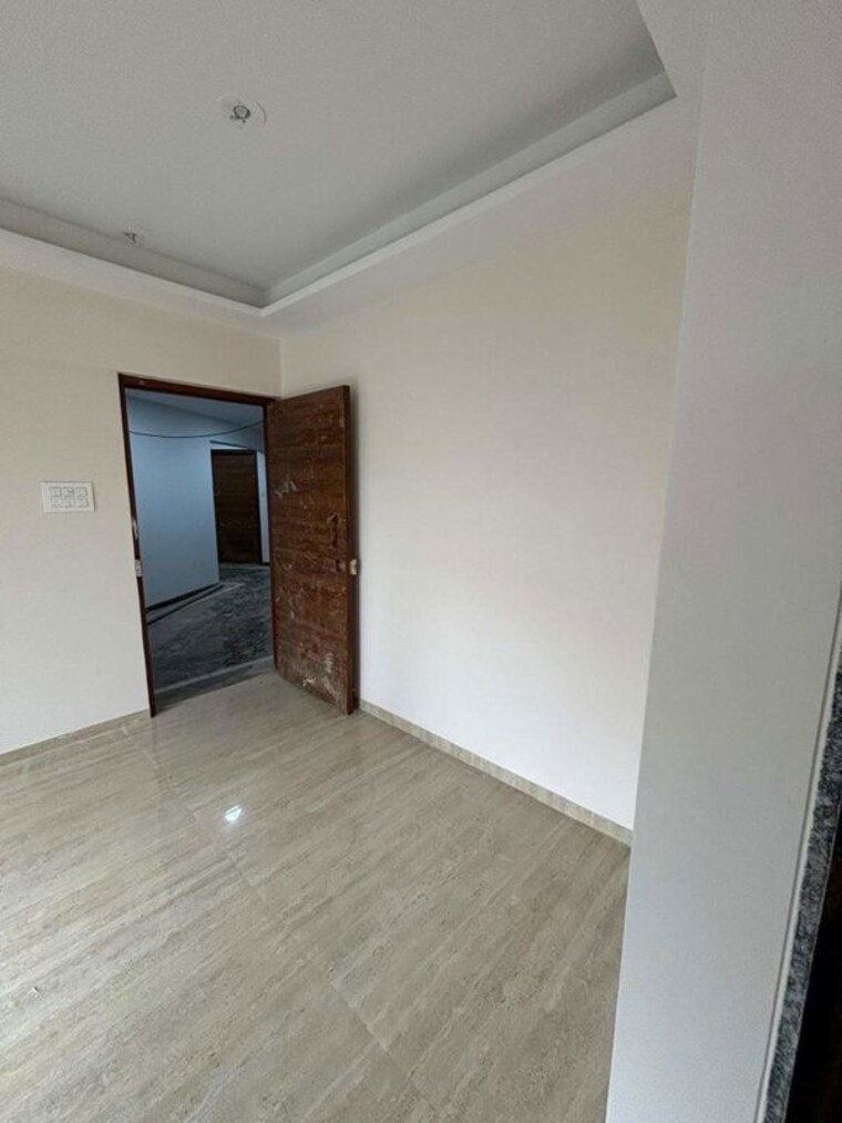 Room, je-and-vee-om-trimurti 1 Bedroom 645 Sq.Ft. Apartment In Malad East Mumbai 9788581