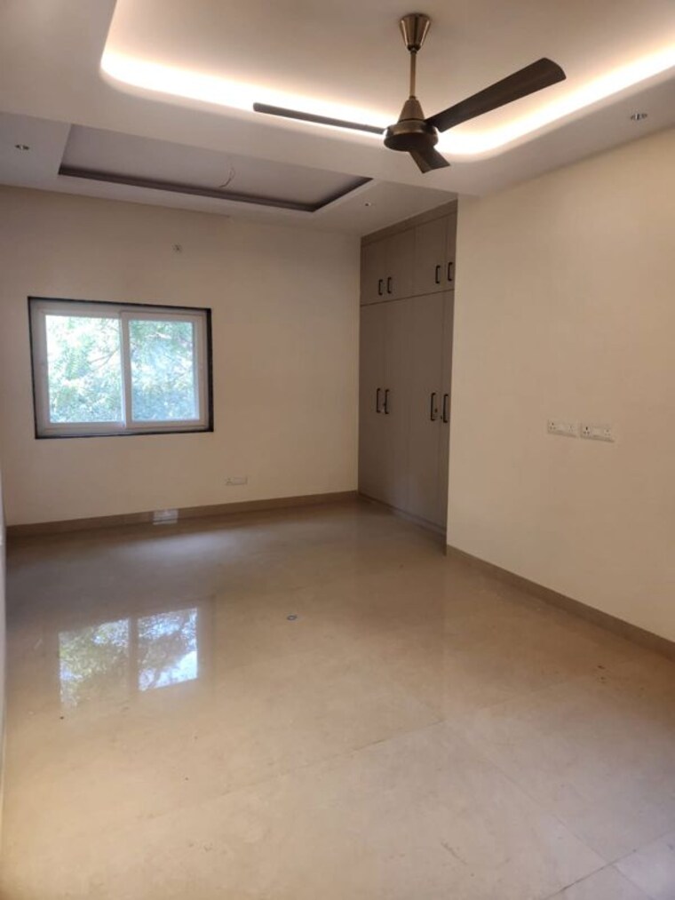 Room, panchsheel park 5 Bedroom 500 Sq.Ft. Independent House In Panchsheel Park Delhi 9788585