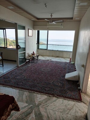 Room in 3 BHK Apartment at Shangrila CHS Azad Nagar Colaba, Azad Nagar Colaba – for Sale