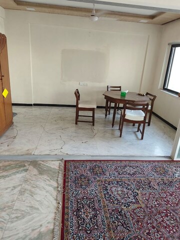 Room in 3 BHK Apartment at Shangrila CHS Azad Nagar Colaba, Azad Nagar Colaba – for Sale