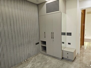 Room in 3 BHK Apartment at Raj Tattva, Kapur Bawdi – for Rent