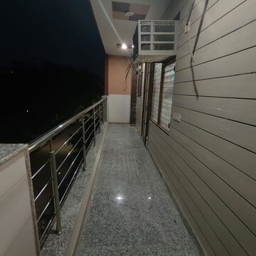 Staircase in 3 BHK Apartment at Raj Tattva, Kapur Bawdi – for Rent