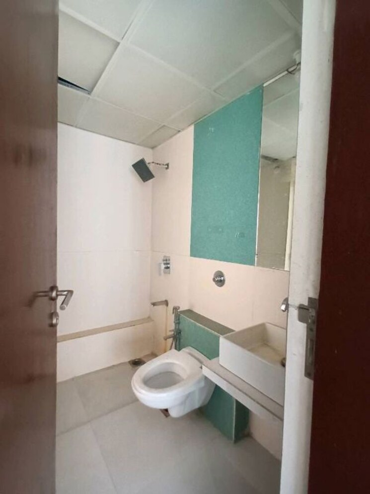 Bathroom, dosti-group-imperia 3 Bedroom 1835 Sq.Ft. Apartment In Manpada Thane 7400732
