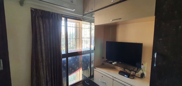 Room, acme-ozone-phase-ii 3 Bedroom 1050 Sq.Ft. Apartment In Ghodbunder Road Thane 9788618
