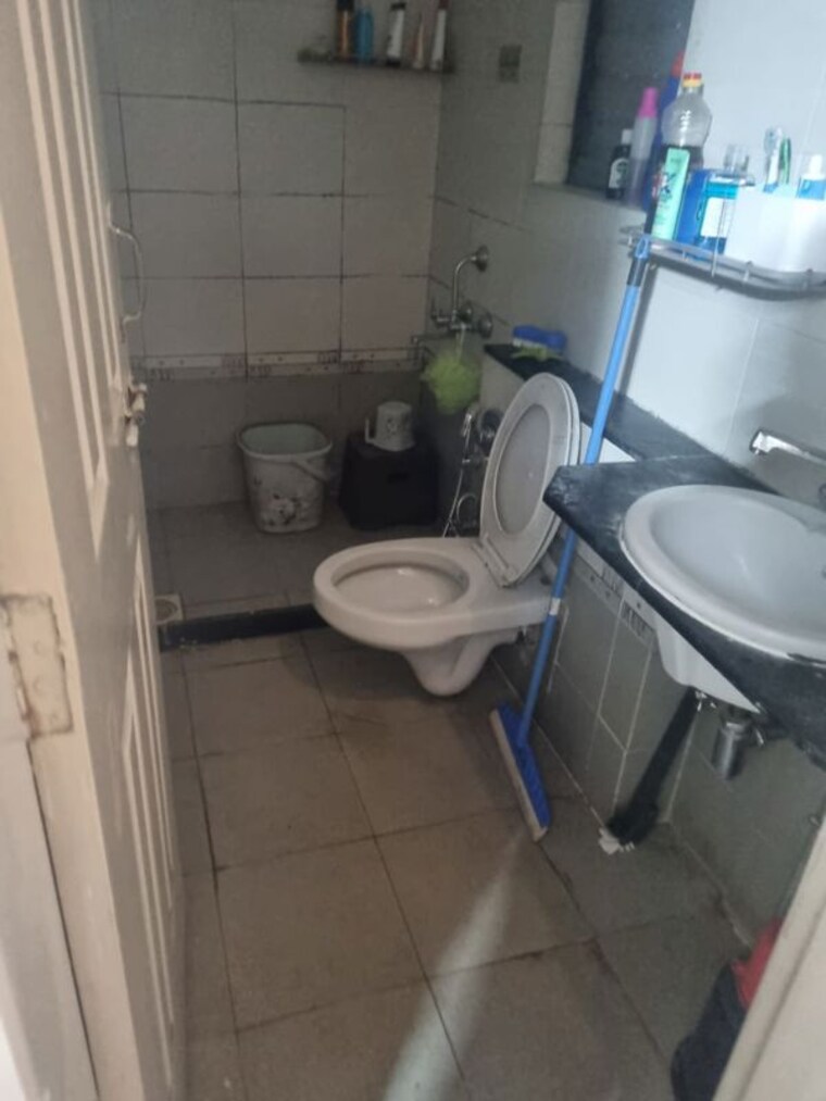 Bathroom, konark-splendour 1 Bedroom 560 Sq.Ft. Apartment In Kalyani Nagar Pune 9788648