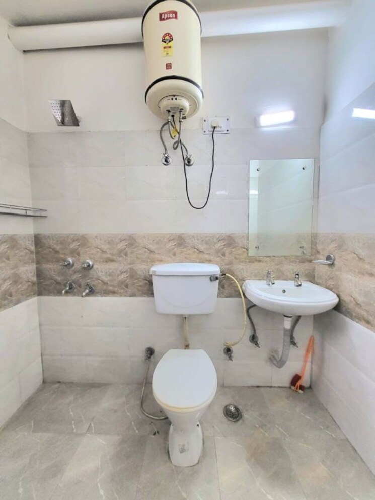 Bathroom, ansal-sushant-apartments 1.5 Bedroom 180 Sq.Ft. Builder Floor In Sushant Lok I Gurgaon 9788693