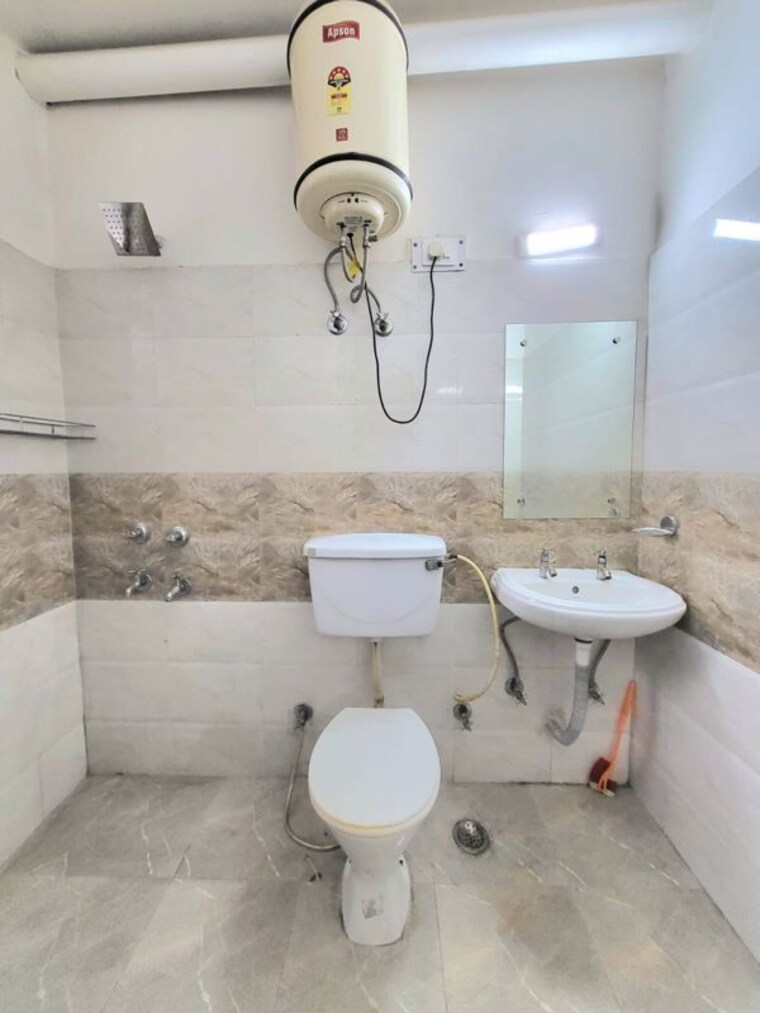 Bathroom, ansal-sushant-apartments 1.5 Bedroom 180 Sq.Ft. Builder Floor In Sushant Lok I Gurgaon 9788693
