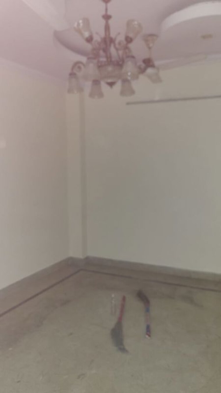 Room, govindpuri 2 Bedroom 70 Sq.Yd. Builder Floor In Govindpuri Delhi 9788699