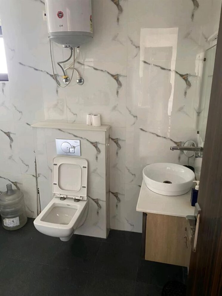 Bathroom, sector 19 dwarka 4 Bedroom 1800 Sq.Ft. Apartment In Sector 19 Dwarka Delhi 9788730