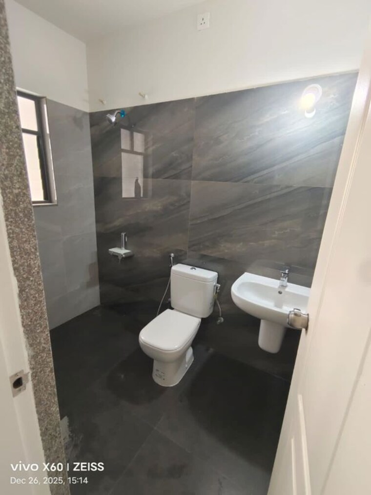 Master Bedroom, kumar-paradise-pune 2 Bedroom 995 Sq.Ft. Apartment In Magarpatta City Pune 9788869