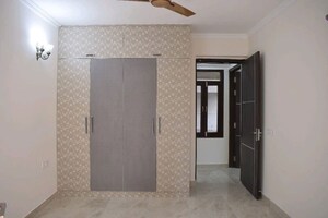 Furnished Amenities in 4 BHK Apartment at Sector 19 Dwarka – for Rent