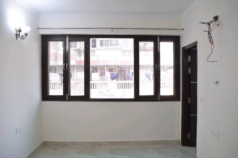 Room, sector 19 dwarka 4 Bedroom 1800 Sq.Ft. Apartment In Sector 19 Dwarka Delhi 9788877