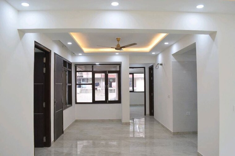 Room, sector 19 dwarka 4 Bedroom 1800 Sq.Ft. Apartment In Sector 19 Dwarka Delhi 9788877