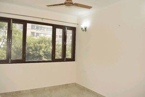Room in 4 BHK Apartment at Sector 19 Dwarka – for Rent