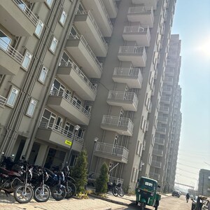 3 BHK Apartment For Rent in Pyramid Altia, Sector 70a