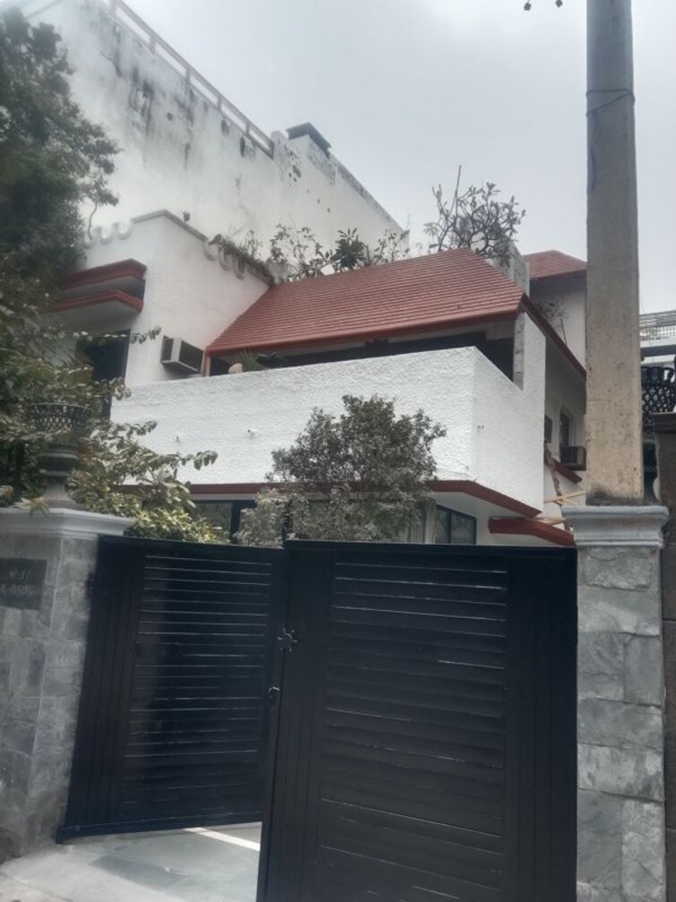 Cover Image, panchsheel park 5 Bedroom 500 Sq.Ft. Independent House In Panchsheel Park Delhi 9788890